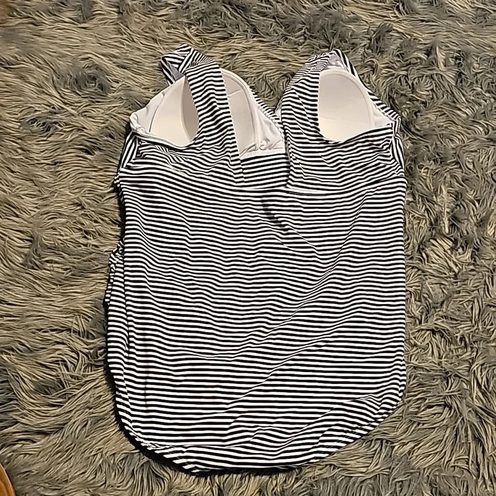 Womens black and white plus sz 3X (24w-26) Nwots!!!Embrace your curves - Picture 5 of 7